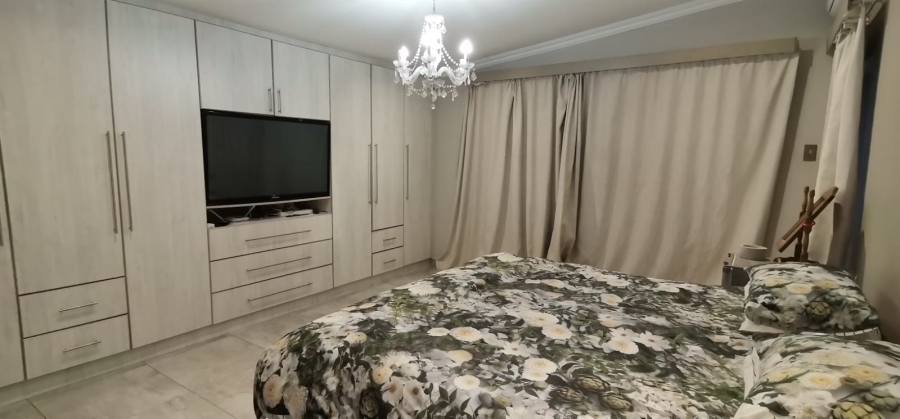 4 Bedroom Property for Sale in Bothasrus Eastern Cape